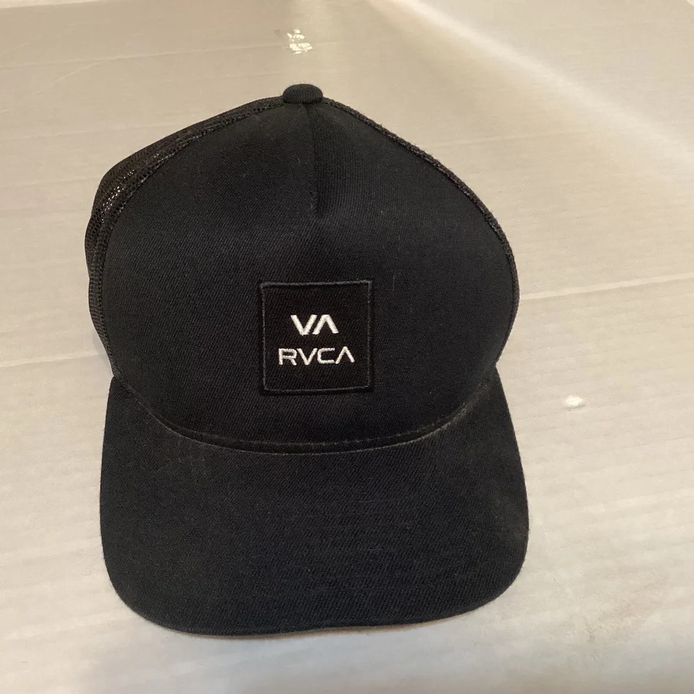 PM TENORE Trucker Hat mesh adjustable RVCA